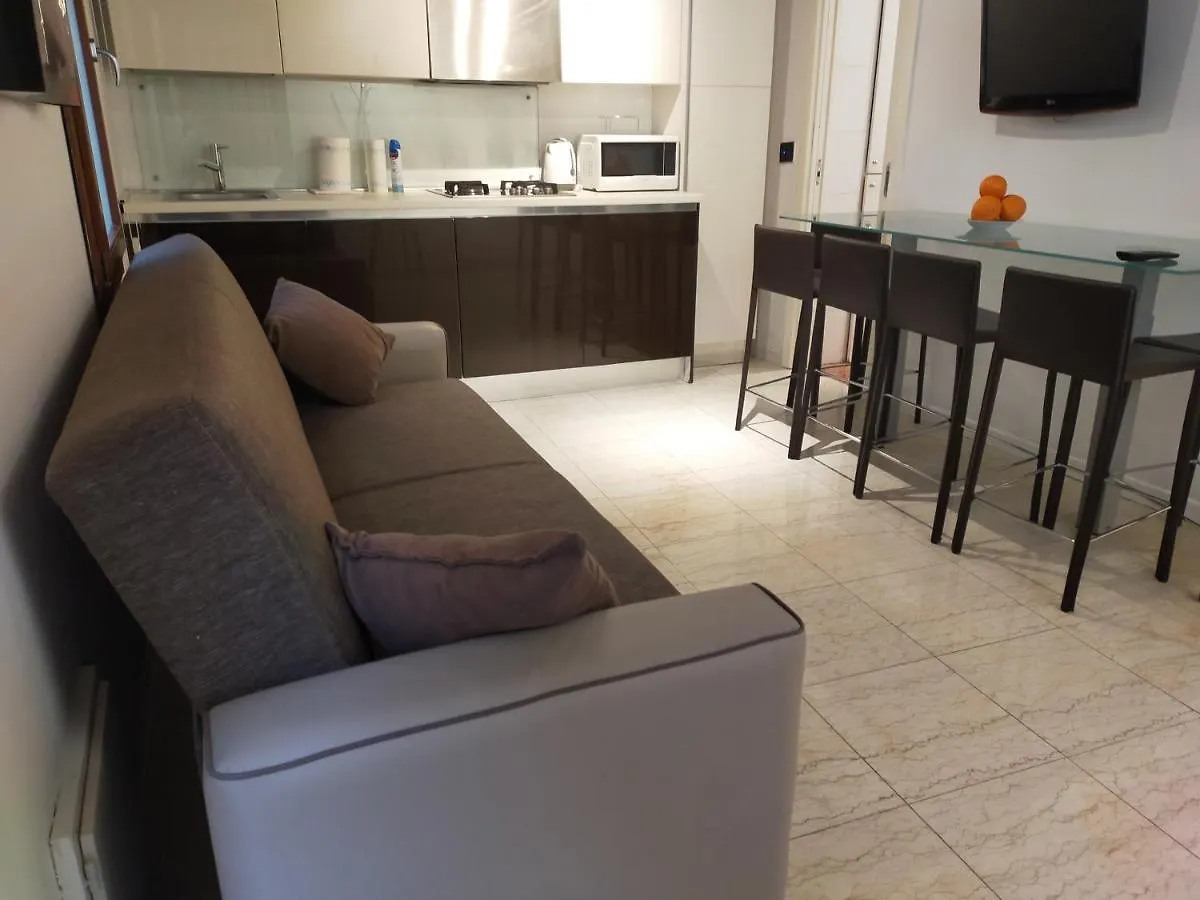 Biennale Apartment Near San Marco Venice
