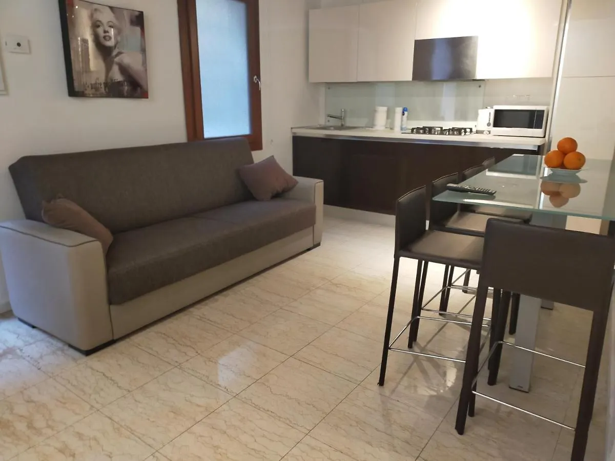 Biennale Apartment Near San Marco Venice Italy