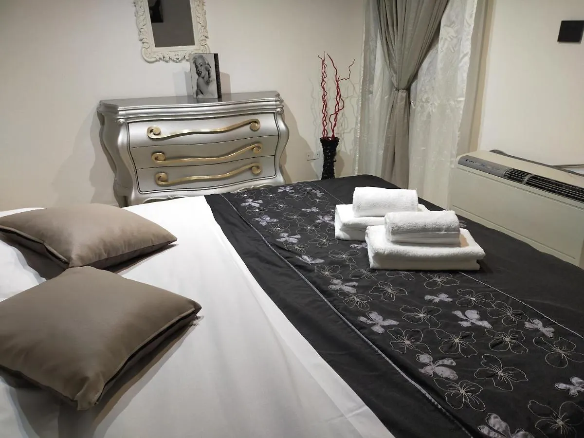 Biennale Apartment Near San Marco Venice Italy