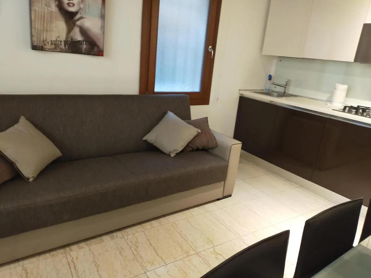 Biennale Apartment Near San Marco Venice