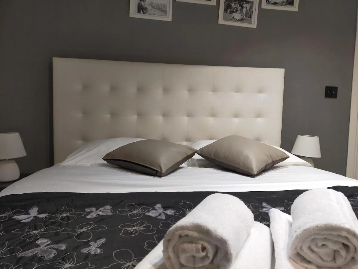 Biennale Apartment Near San Marco Venice
