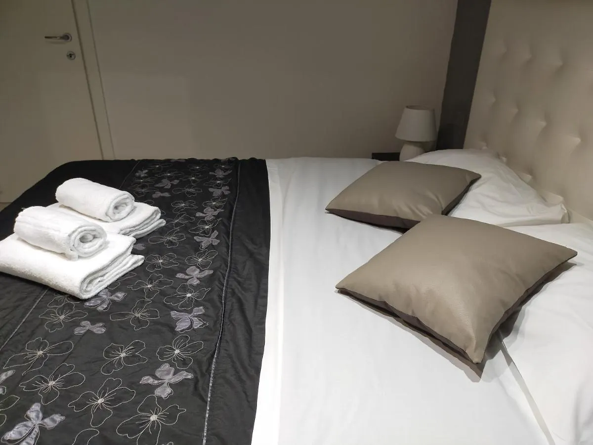 Biennale Apartment Near San Marco Venice
