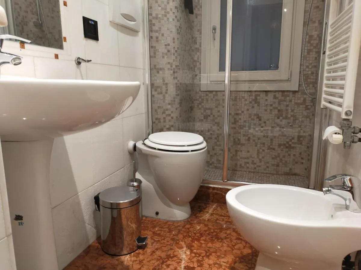 Biennale Apartment Near San Marco Венеция