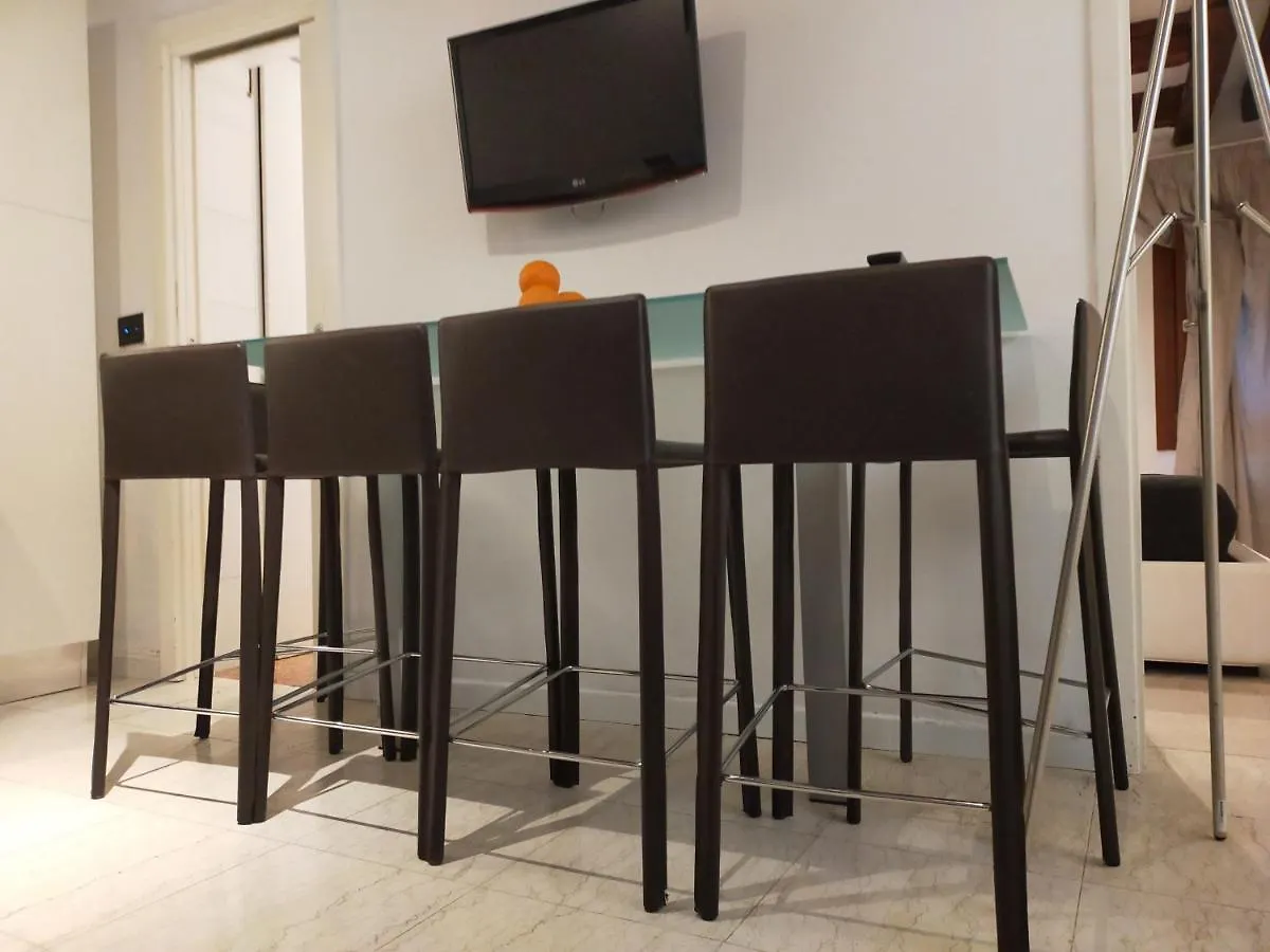 Biennale Apartment Near San Marco Венеция