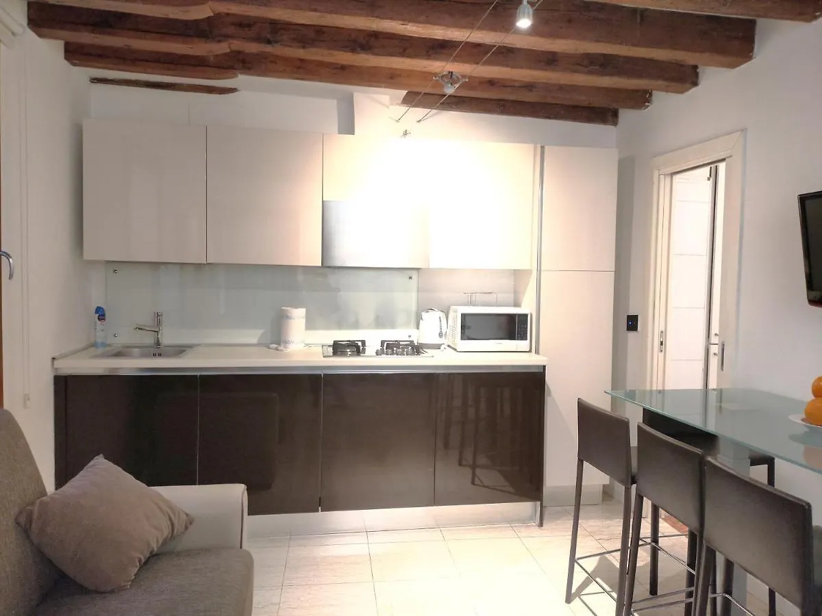 Biennale Apartment Near San Marco Венеция